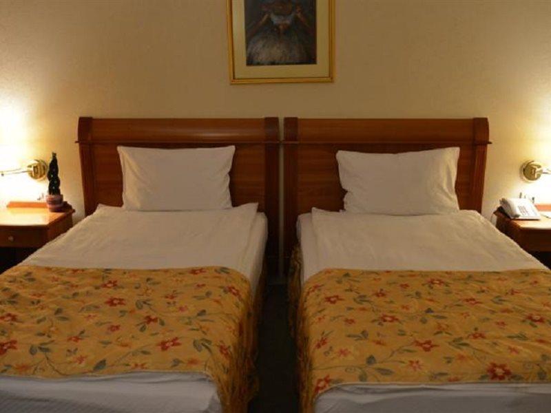 Best Western Hotel Turist Skopje Luaran gambar